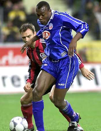 晚点燃绿茵 晚点燃绿茵